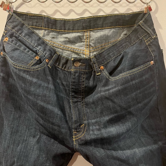 Levi’s Men’s 505 Regular Fit Dark Blue Jeans 38x32 - Picture 3 of 5